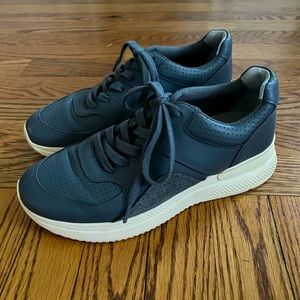 Everlane leather sneakers size 8